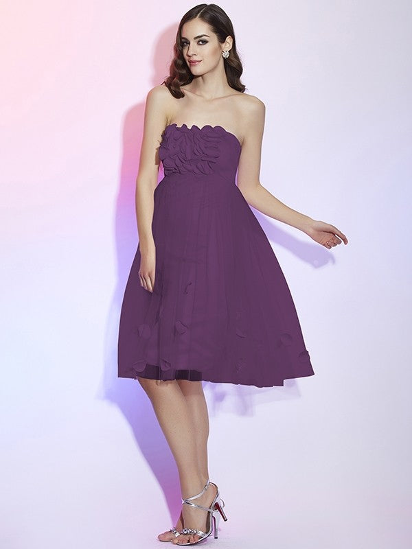 Charming Strapless Sleeveless Hand-Made Flower Short Net Bridesmaid Dresses-Ballbella
