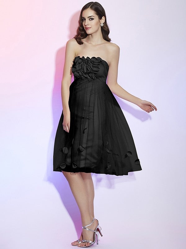Charming Strapless Sleeveless Hand-Made Flower Short Net Bridesmaid Dresses-Ballbella