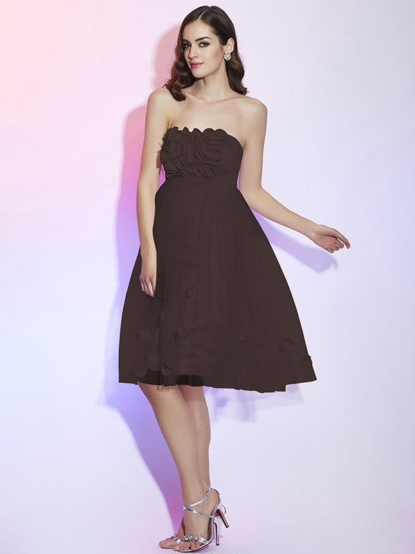 Charming Strapless Sleeveless Hand-Made Flower Short Net Bridesmaid Dresses-Ballbella