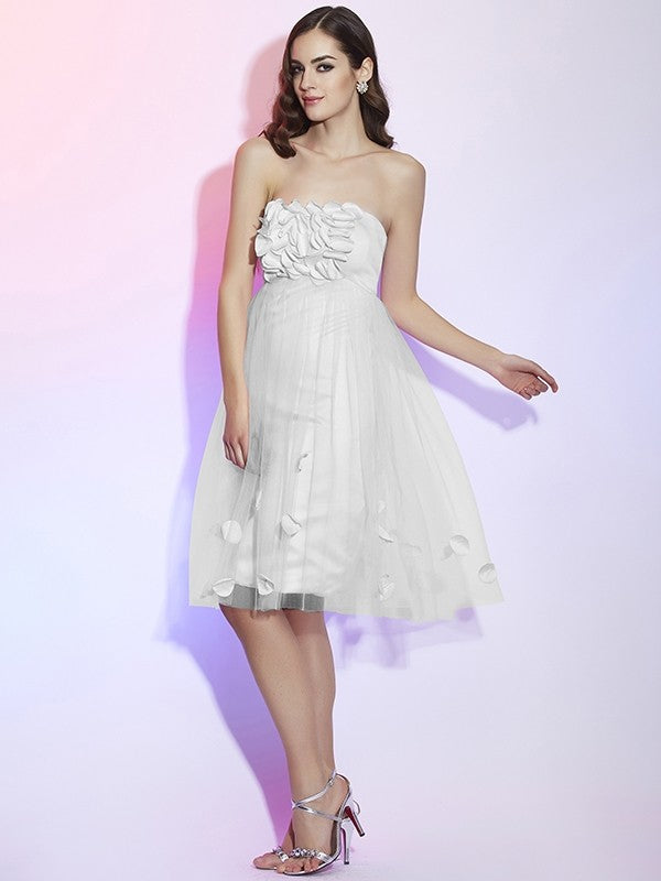 A-Line Charming Strapless Sleeveless Hand-Made Flower Short Net Bridesmaid Dresses