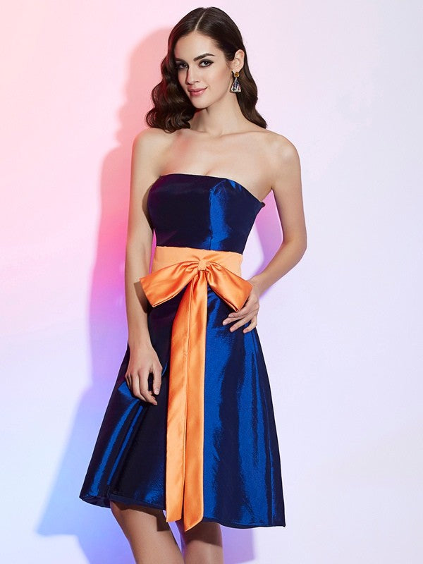 Charming Strapless Sleeveless Sash/Ribbon/Belt Short Taffeta Bridesmaid Dresses-Ballbella