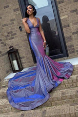 Chic Deep V-Neck Sleeveless Prom Dresses New Arrival Halter Memaiad Sequins Evening Gowns-Ballbella