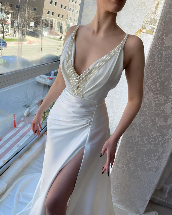 Chic Long White V-neck Pearls Sleeveless Prom Dresses Long Slit Online-Ballbella