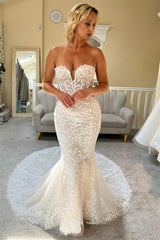 Chic Strapless Sweetheart Sleeveless Wedding Dresses Mermaid Sequins Lace Open Back Sheath On Sale-Ballbella