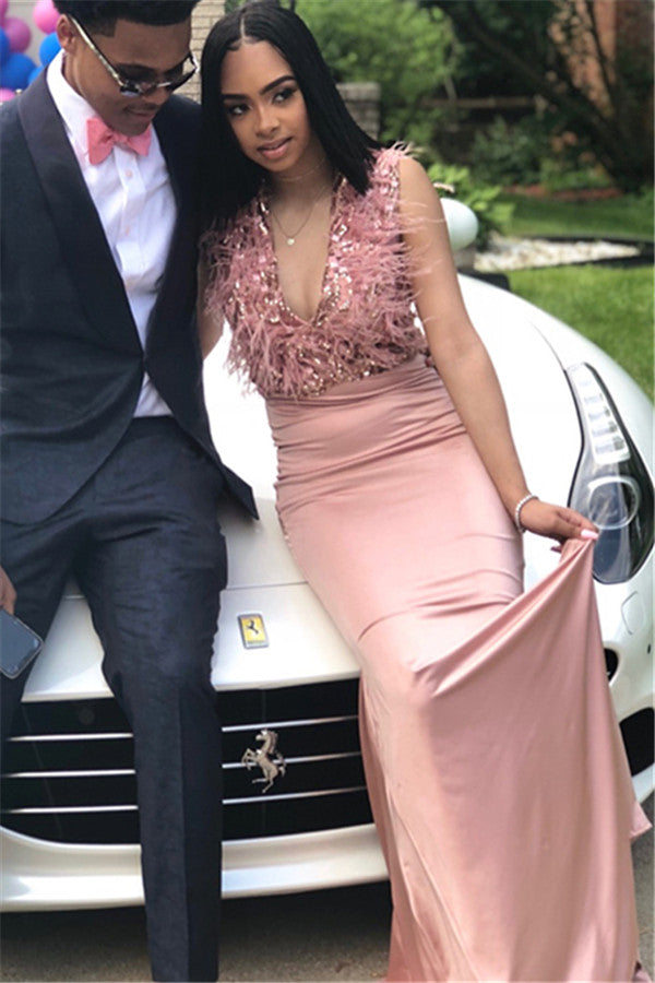 Still not know where to get your event dresses online? Ballbella offer you Straps Fur V-Neck Prom Dresses New Arrival Pink Sleeveless Mermaid Evening Gowns at factory price,  fast delivery worldwide.