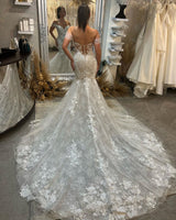Chic Sweetheart Sleeveless Off-the-Shoulder Lace Wedding Dress-Ballbella