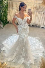 Chic Sweetheart Sleeveless Off-the-Shoulder Lace Wedding Dress-Ballbella