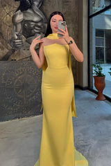 Chic Yellow Strapless Satin Mermaid Prom Dresses Sleeveless Sheath On Sale-Ballbella