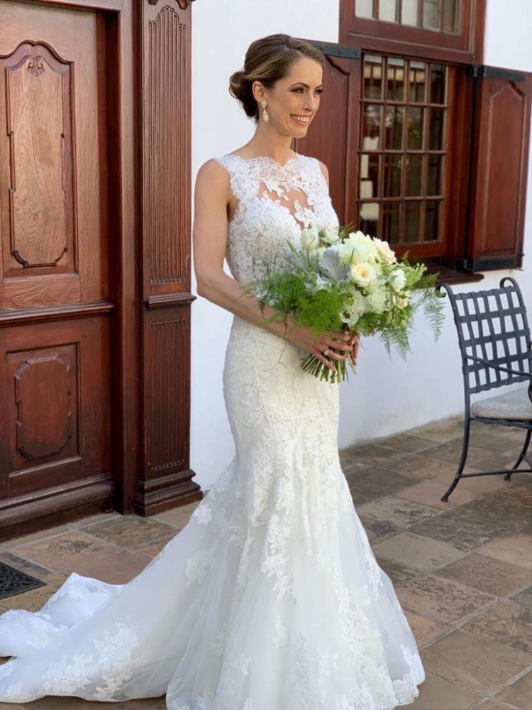 Inspired by this wedding dress at ballbella.com,Mermaid style, and Amazing Lace work? We meet all your need with this Classic Classic Sleeveless Strap Lace Appliques Mermaid Bridal Wedding Dresses