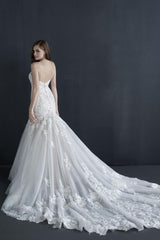 Ballbella offers Classic Sleeveless White Lace Mermaid Wedding Gown Sweetheart Tulle Appliques Bridal Dress at a good price, 1000+ options, fast delivery worldwide.