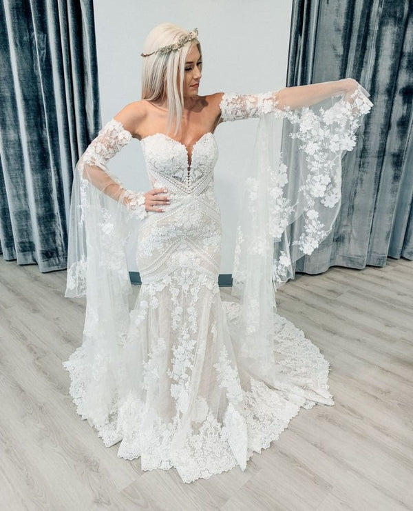 Wanna know where to get a perfect dress for your event? Ballbella is a good place to get this sweetheart lace wedding dress, high quality promised.