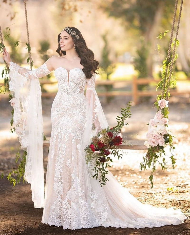 Wanna know where to get a perfect dress for your event? Ballbella is a good place to get this sweetheart lace wedding dress, high quality promised.