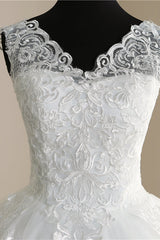 Classic White V neck Sleeveless Ball Gown Lace Wedding Dress-Ballbella