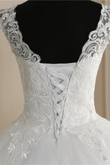 Classic White V neck Sleeveless Ball Gown Lace Wedding Dress-Ballbella