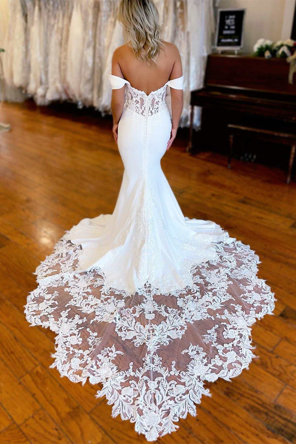 open back satin wedding dress Classy Off-The-Shoulder Sleeveless Mermaid With Buttons Appliques Lace Let your inner minimalist Color:Oasis Color ruched_dress Steve Madden Women's Irinna