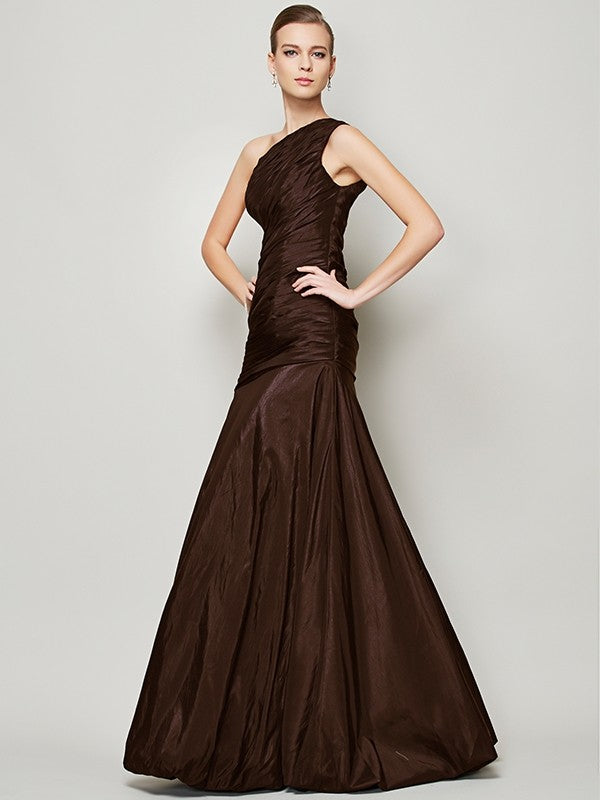 Classy Sleeveless One Shoulders Pleats Long Taffeta Bridesmaid Dresses-Ballbella