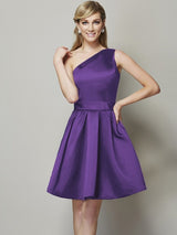 Classy Sleeveless One Shoulders Short Satin Bridesmaid Dresses-Ballbella
