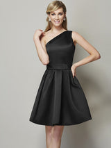 Classy Sleeveless One Shoulders Short Satin Bridesmaid Dresses-Ballbella