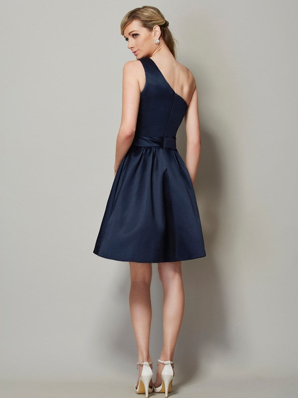 Classy Sleeveless One Shoulders Short Satin Bridesmaid Dresses-Ballbella
