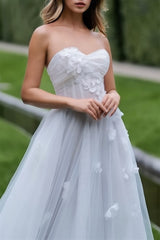 Classy Sweetheart Strapless Tulle Wedding Dresses Sleeveless A-Line With Flower-Ballbella