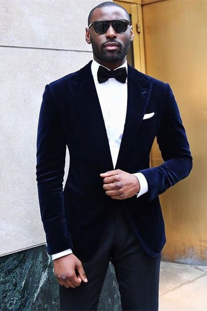 Classy Velvet Peaked Lapel Slim Fit Men's Prom Suits