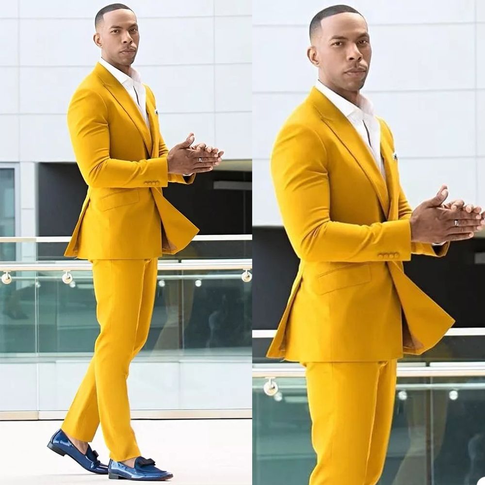 Fabulous  Yellow Peaked Lapel Slim Fit Men's Prom Suits