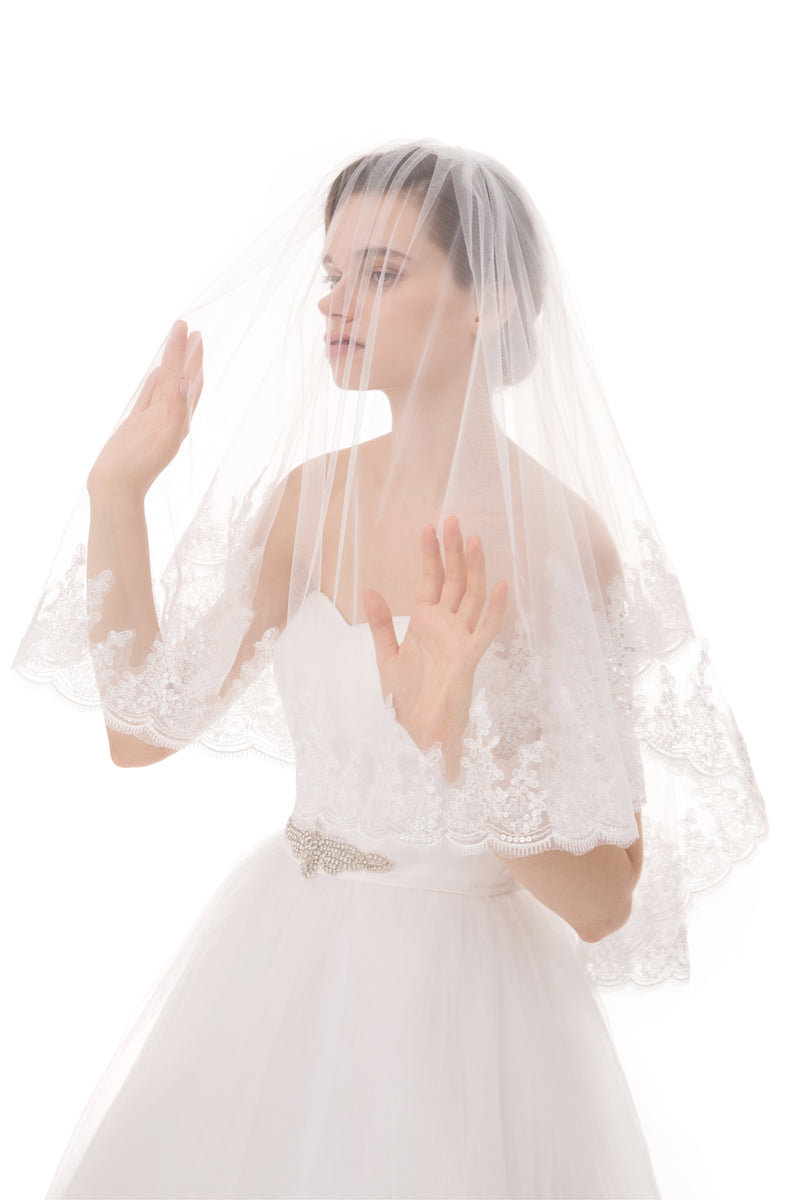 Cora Elegant Short Lace Wedding Veil-Ballbella