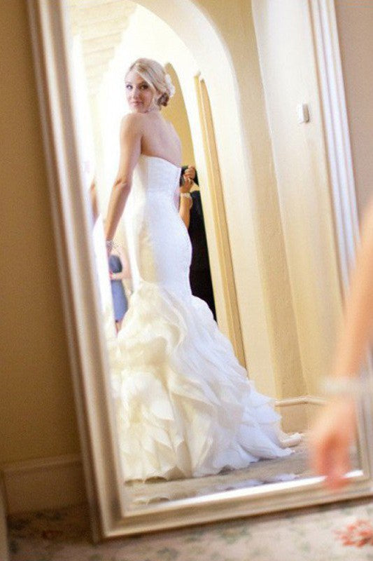 Court Train Mermaid Sleeveless Sweetheart Ruffless Satin Wedding Dresses-Ballbella