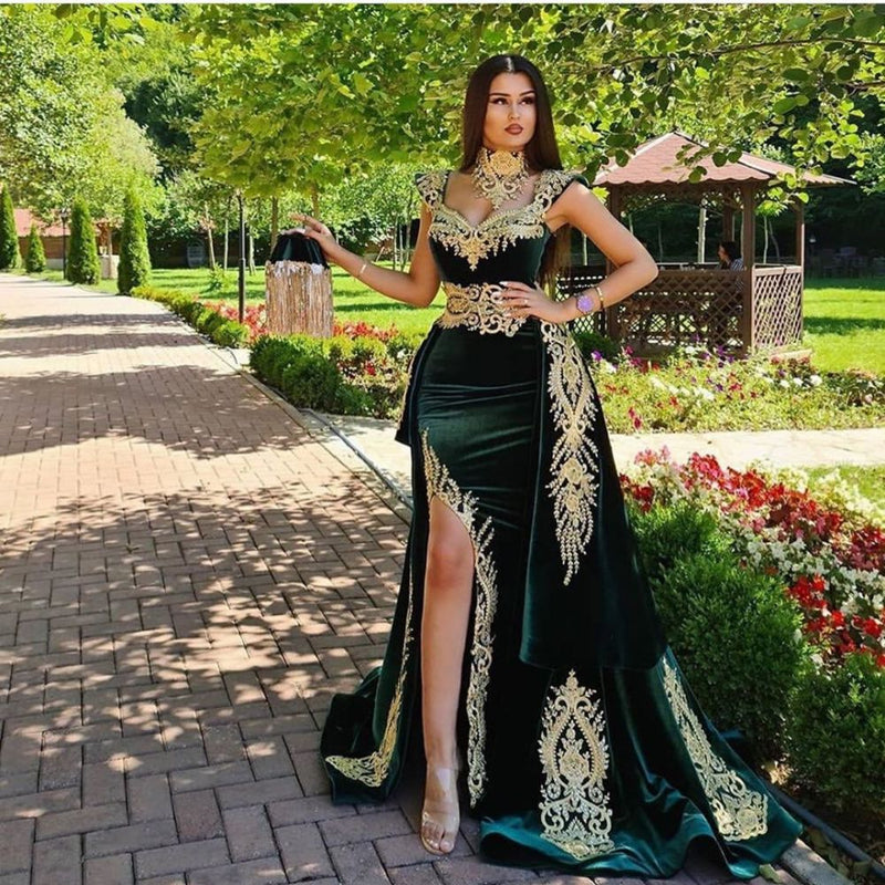 Looking for Dark Green Velvet Mermaid Evening Dress with Gold Lace appliques at affordable prices? Ballbella has all covered with the Dark Green Velvet Mermaid Evening Dress with Gold Lace appliques.