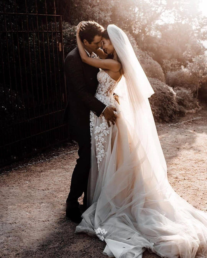 Designer Sweetheart Boho Chic Princess Tulle Lace Wedding Dress Designer Sweetheart Boho Chic Princess Tulle Lace Wedding Dress