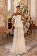 Dreamy White Strapless Sleeveless Chiffon Prom Dress A-Line Lace-Up Back With Flower-Ballbella