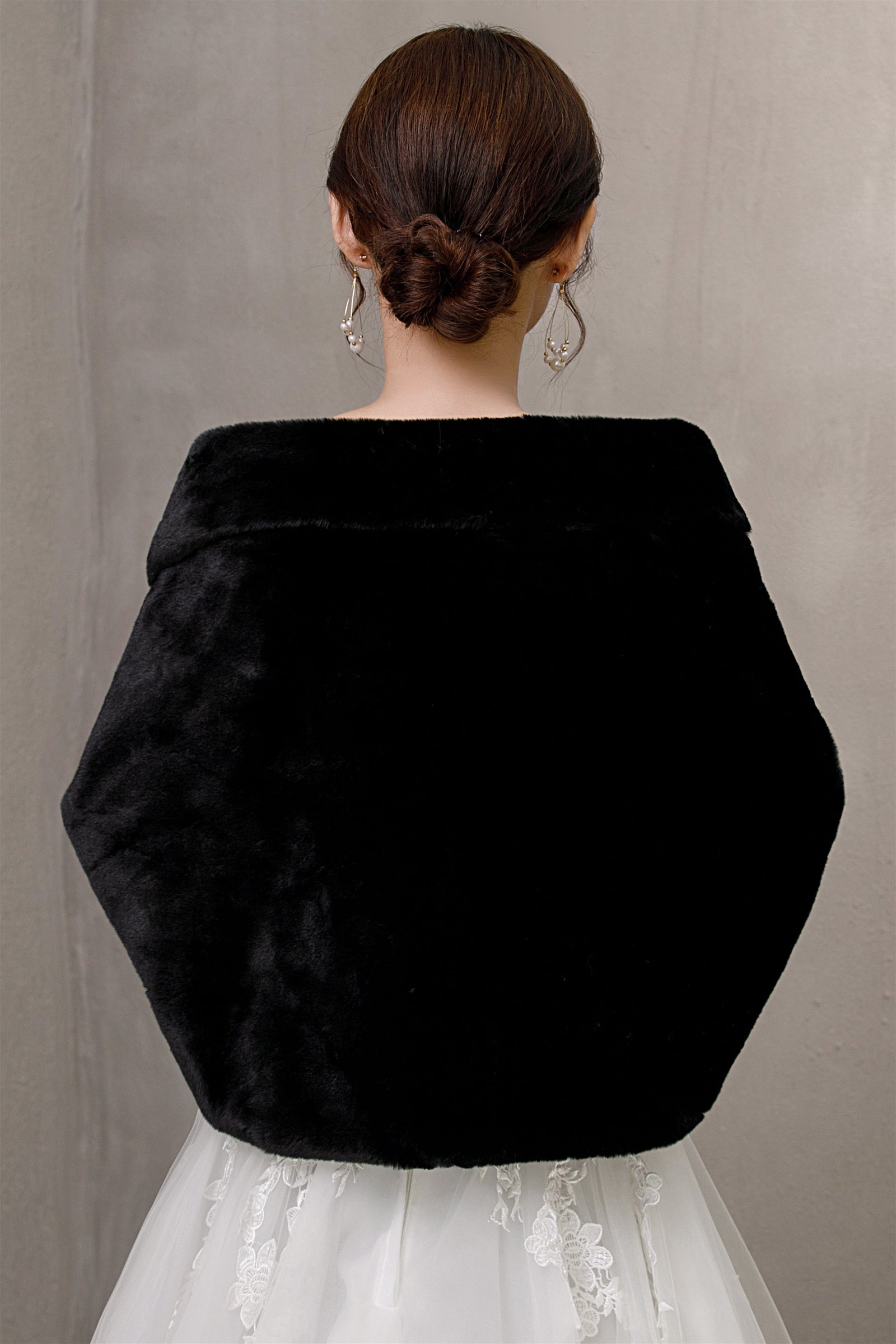 Elegant Black Ears-Embellished Wedding Dress Shawl Ballbella Elegant Black Ears-Embellished Wedding Dress Shawl Ballbella