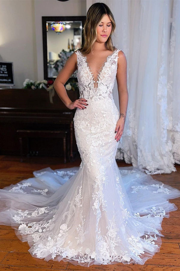 Elegant Long Mermaid V-neck Sleeveless Lace Wedding Dress-Ballbella