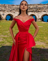 Elegant Off-the-Shoulder Red Prom Dress Long With Slit-Ballbella