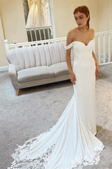Elegant Sweetheart Off-The-Shoulder Satin Wedding Dress Mermaid Sleeveless Open Back With Appliques Lace-Ballbella