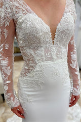 Exquisite V-Neck Mermaid Wedding Dresses Appliques Lace Long Sleeves Open Back With Buttons-Ballbella