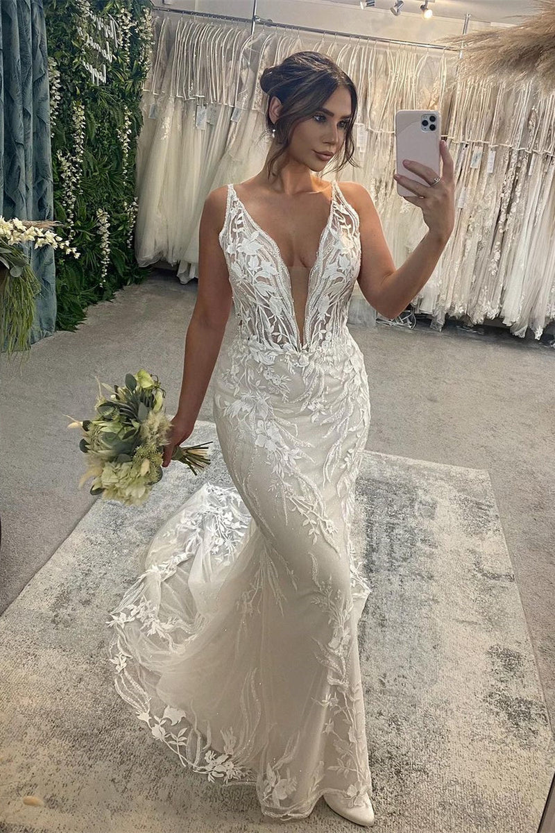 Fabulous Long Mermaid V-neck Sleeveless Lace Backless Wedding Dress-Ballbella