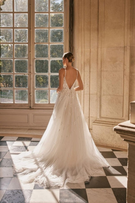 Fabulous Spaghetti-Straps Sleeveless Long Lace Wedding Dresses Online-Ballbella
