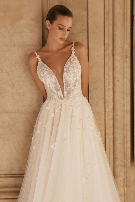 Fabulous Spaghetti-Straps Sleeveless Long Lace Wedding Dresses Online-Ballbella
