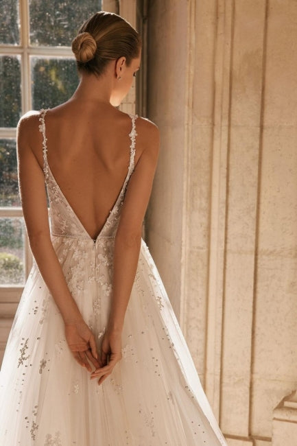 Fabulous Spaghetti-Straps Sleeveless Long Lace Wedding Dresses Online-Ballbella