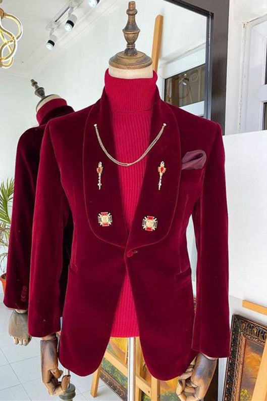 Ballbella custom made this Fashion Red Velvet Shawl Lapel Wedding Groom Suits with rush order service. Discover the design of this Red Solid Shawl Lapel Single Breasted mens suits cheap for prom, wedding or formal business occasion.