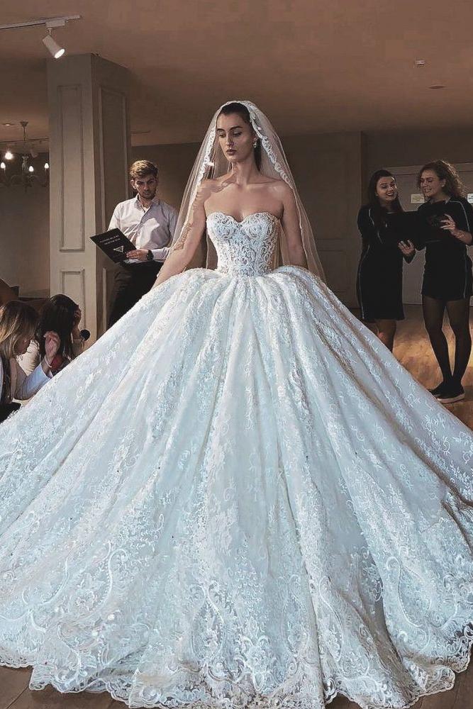 Glamorous Modern Strapless Lace Appliques Ball Gown Wedding Dress-Ballbella
