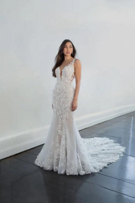 Gorgeous Long Mermaid V-neck Sleeveless Wedding Dresses With Lace-Ballbella