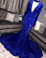 Still not know where to get your event dresses online? Ballbella offer you Gorgeous Mermaid Long Sleevess Deep V-neck Lace Applique Prom Dresses at factory price,  fast delivery worldwide.
