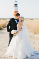 Gorgeous White Backless Wedding Dresses Lace Appliques V-Neck-Ballbella
