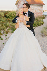 Gorgeous White Backless Wedding Dresses Lace Appliques V-Neck-Ballbella