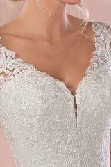Lace Wedding Dresses Chiffon Chic V-Neck A-line Long Sleeve Lace Applique Beach Wedding Bridal Dress With Train Free Customization-Ballbella