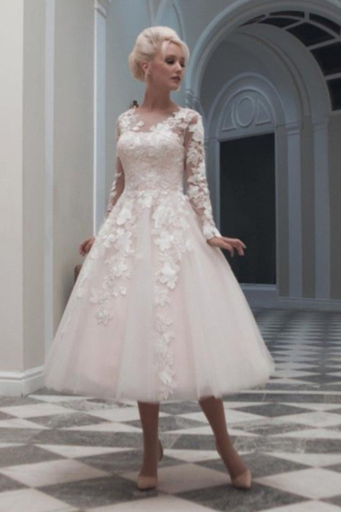 knee length lace wedding dress Long sleeves White Vintage Princess dresses SIZ:5.5 Dusky Pink Shoes To made to your measurements amazon_color:GRAY