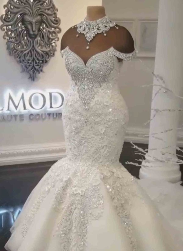 Do not know where to get your wedding dress for big day? Check out this Luxurious Off-the-Shoulder Mermaid Wedding Dresses at ballbella, fast delivery worldwide.