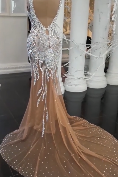 Luxurious Crystals Mermaid Wedding Dresses V Neck Backless Champagne Bridal Gowns Luxurious Crystals Mermaid Wedding Dresses V Neck Backless Champagne Bridal Gowns